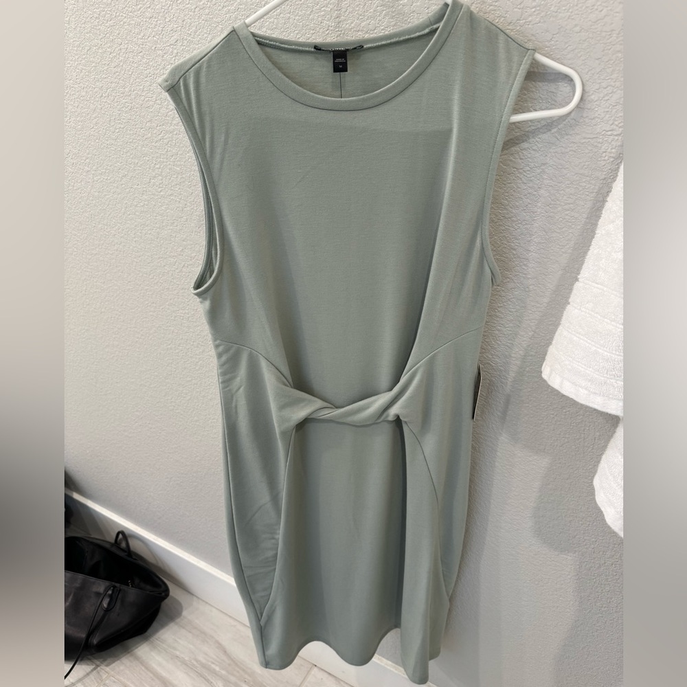 Express sleeveless dress - sage green